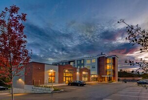 195 Mechanic St in Lebanon, NH - Building Photo