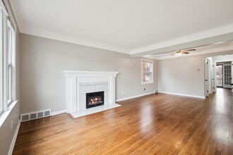 206 Catalpa Dr, Unit 206 in Royal Oak, MI - Building Photo - Building Photo
