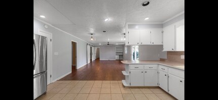 202 Christopher Dr in Abbeville, AL - Foto de edificio - Building Photo