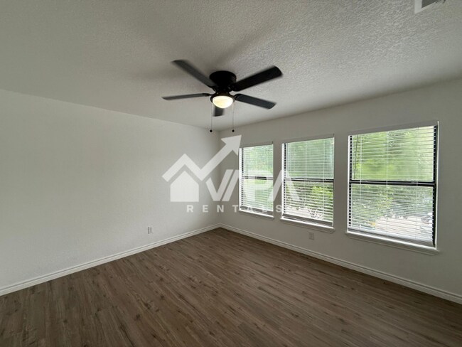 817 Meadow Peak in Converse, TX - Building Photo - Building Photo