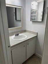 8149 Lagos De Campo Blvd in Tamarac, FL - Building Photo - Building Photo