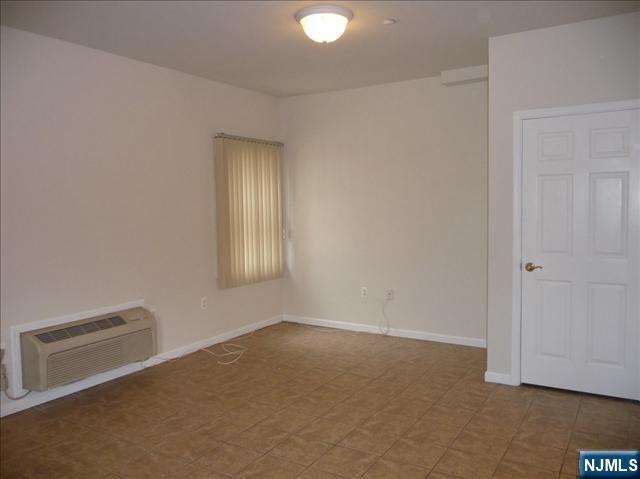 24 S William St in Bergenfield, NJ - Building Photo - Building Photo