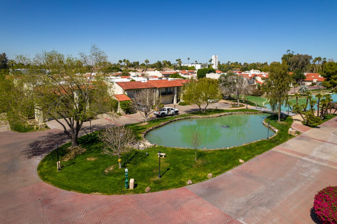 77 E Missouri Ave in Phoenix, AZ - Foto de edificio