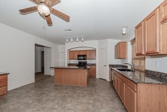 17571 W Eugene Ter in Surprise, AZ - Foto de edificio - Building Photo