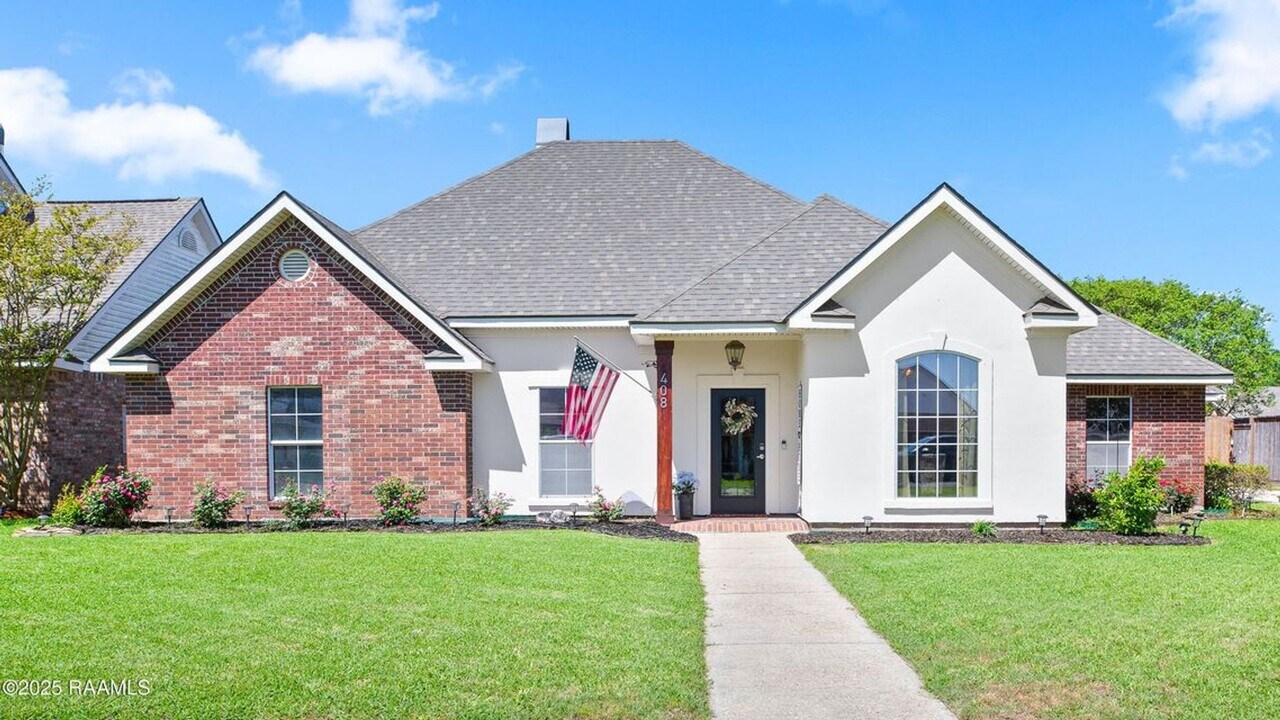 408 Gordon Crockett Dr in Lafayette, LA - Building Photo