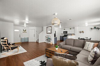 11805 Chambers Peak Cove in Austin, TX - Building Photo - Building Photo