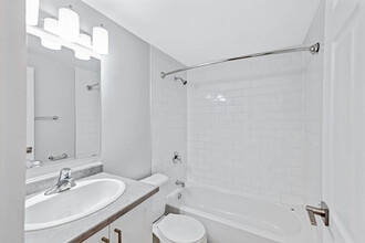 Thamesview Apartments in Chatham, ON - Building Photo - Building Photo