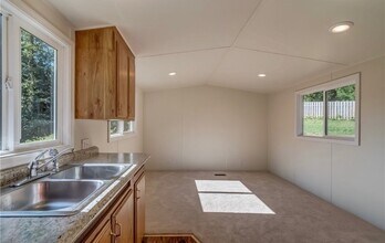 387 Manley Rd, Unit B in Bellingham, WA - Building Photo - Building Photo