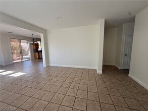 8159 Shellstone Ave in Las Vegas, NV - Building Photo - Building Photo