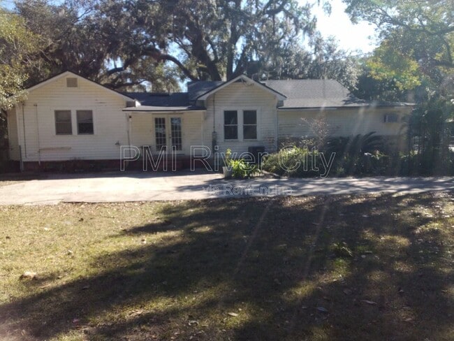 property at 453 Arlington Rd N