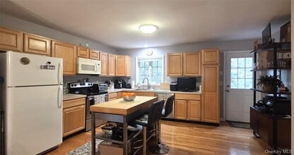 36 Washington Pl E in White Plains, NY - Building Photo - Building Photo