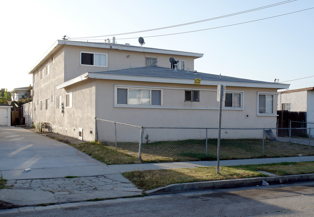 11512 Oxford Ave in Hawthorne, CA - Building Photo