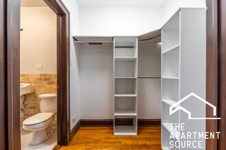 3130 N Spaulding Ave, Unit 2 in Chicago, IL - Building Photo - Building Photo