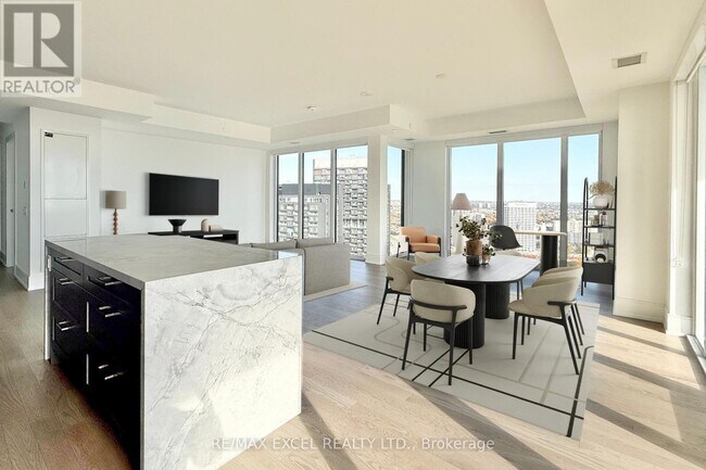 30 Inn On The Pk Dr in Toronto, ON - Building Photo - Building Photo