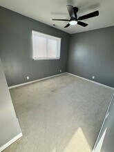 2350 Carnation Dr in Crest Hill, IL - Foto de edificio - Building Photo