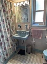 3084 Beechwood Blvd, Unit 2