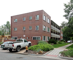 2401 E Warren Cir Apartments