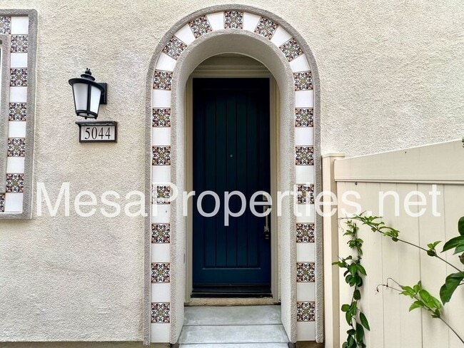 property at 5044 Ferguson Privado