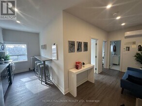 16-595 ST CLAIR Ave in Toronto, ON - Building Photo - Building Photo