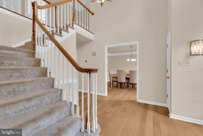 property at 7707 Lake Glen Dr