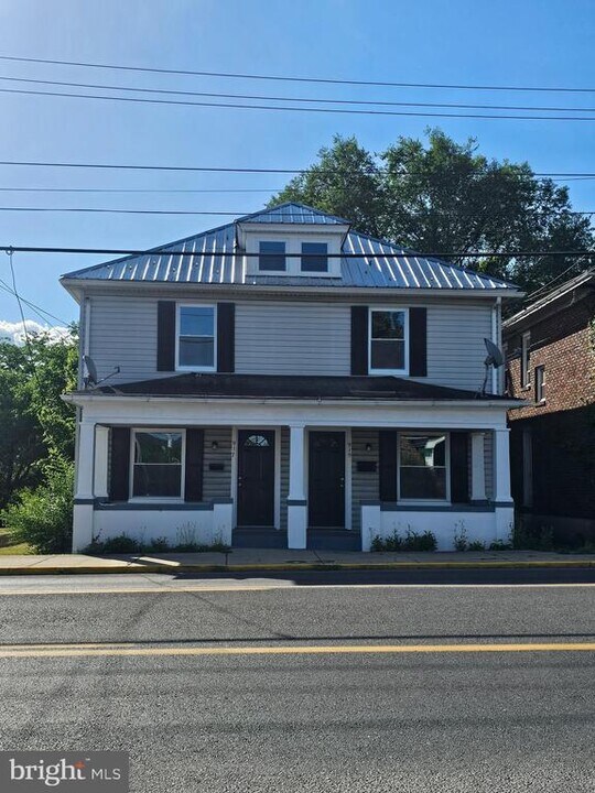 917 N Queen St in Martinsburg, WV - Building Photo