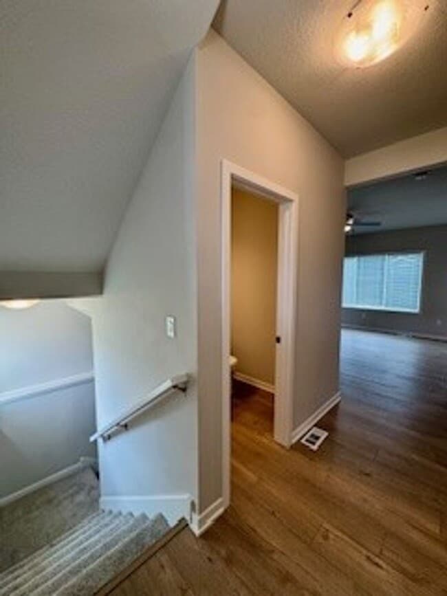 16606 Mill Pond Dr in Urbandale, IA - Building Photo - Building Photo