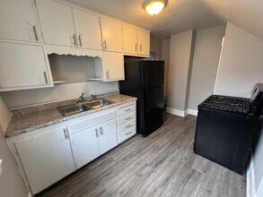 1020 18th Ave in Moline, IL - Building Photo - Building Photo