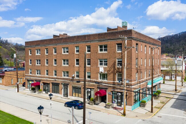 401-411 Commerce St