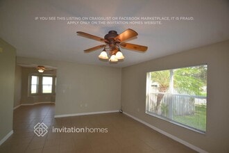 7004 49th Pl E in Palmetto, FL - Foto de edificio - Building Photo