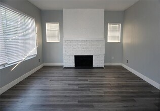 327 SW 20th St in Fort Lauderdale, FL - Building Photo - Building Photo