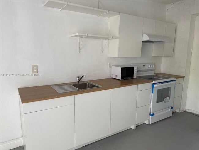 property at 140 St SW 92 Ave