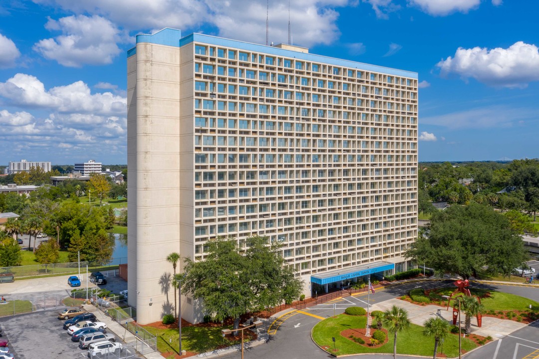 Hogan Creek Towers in Jacksonville, FL - Foto de edificio