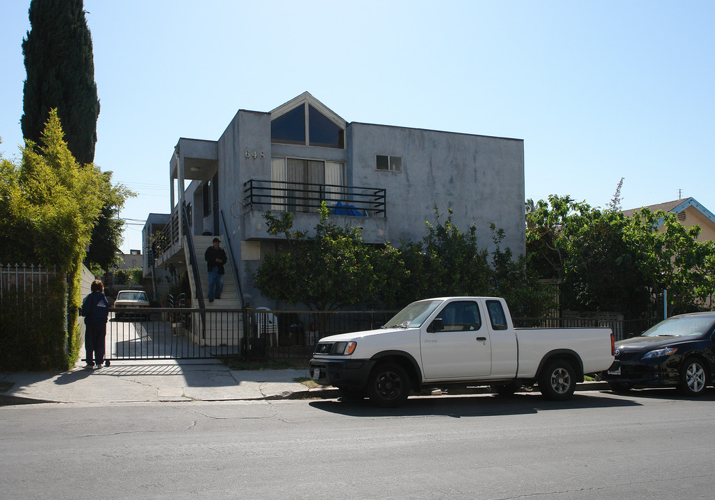 648 N Oxford Ave in Los Angeles, CA - Foto de edificio