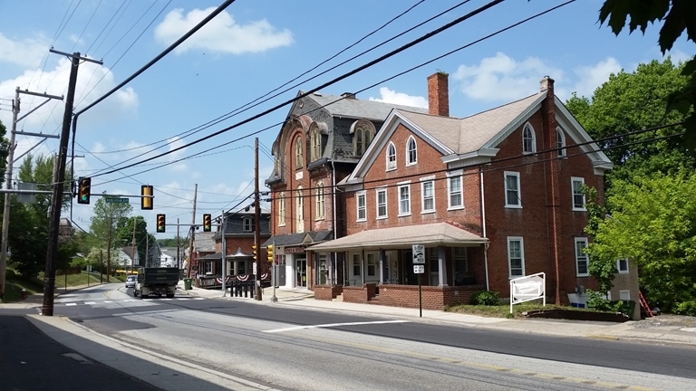 96 Main St in Schwenksville, PA - Building Photo