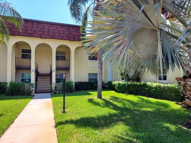 property at 717 S US Hwy 1