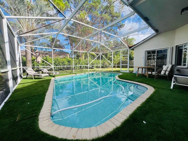 945 Sunflower Ave in Delray Beach, FL - Building Photo - Building Photo