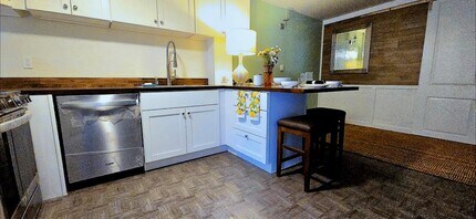 3676 Lower Honoapiilani Rd, Unit F102 in Lahaina, HI - Foto de edificio - Building Photo