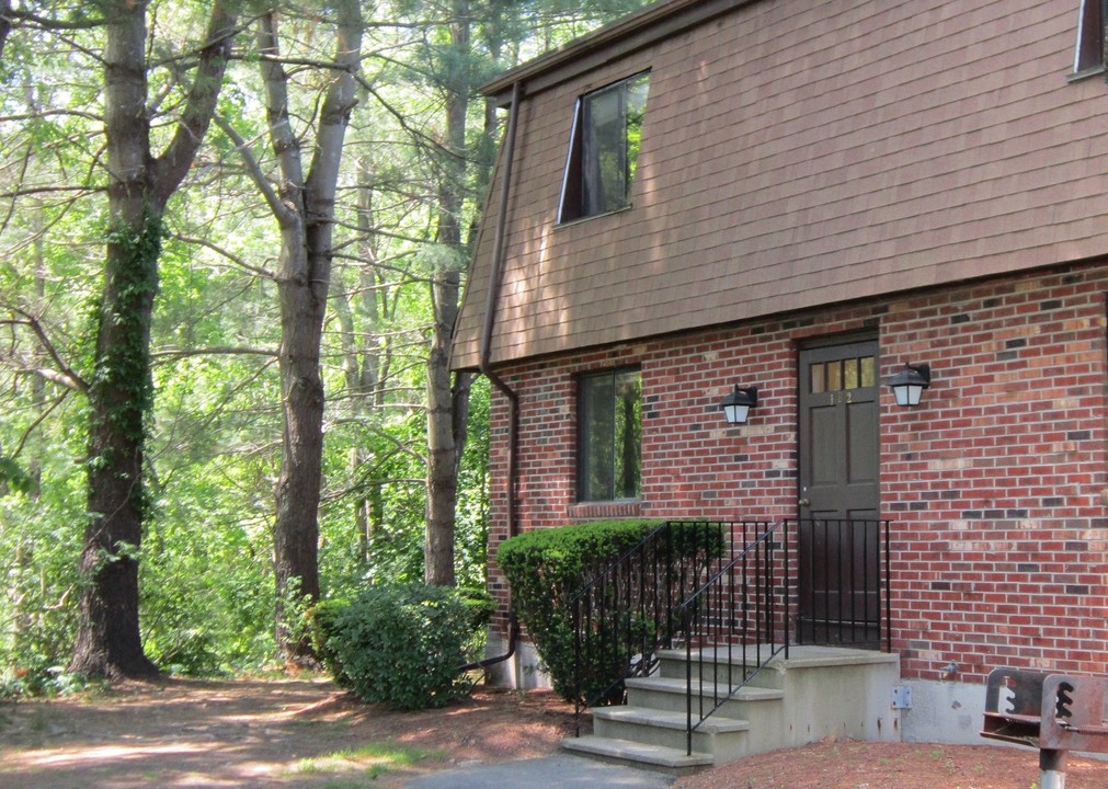 Acton Townhomes in Acton, MA - Building Photo