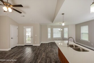 10713 Deering Rd in Louisville, KY - Building Photo - Building Photo