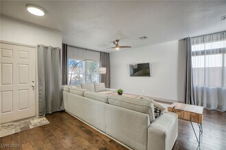 1793 Clear River Falls Ln in Henderson, NV - Building Photo - Building Photo