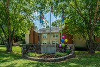 Creekside Apartments in Jackson, TN - Building Photo - Building Photo