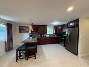 3346 Kanaina Ave in Honolulu, HI - Building Photo - Building Photo