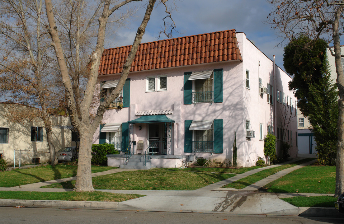 1301 E Windsor Rd in Glendale, CA - Building Photo