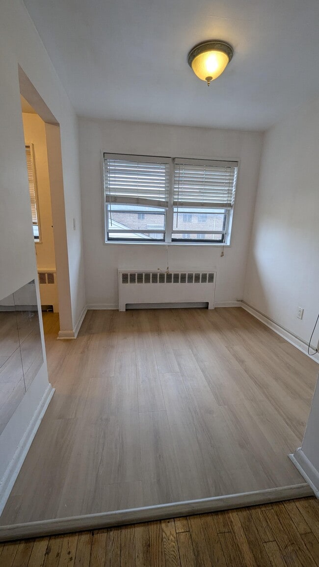 2350 5th St, Unit A10 in Fort Lee, NJ - Building Photo - Building Photo