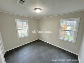 2971 Forest Ave in Memphis, TN - Building Photo - Building Photo