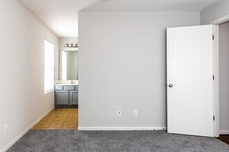 5-Rolling Rock Apartments in Columbia, MO - Foto de edificio - Interior Photo