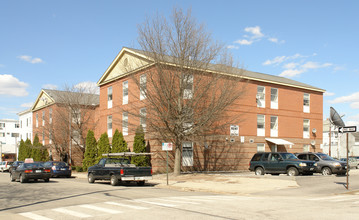 249 Pine St in Manchester, NH - Foto de edificio - Building Photo