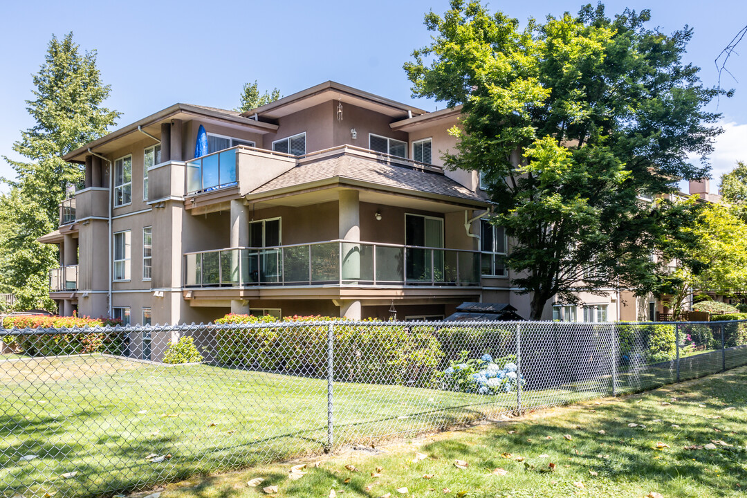 14988 101A Av in Surrey, BC - Building Photo