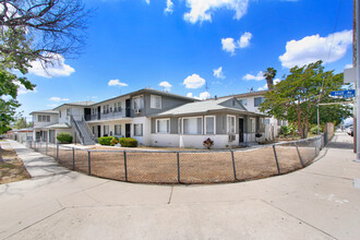 13226 Vanowen St in North Hollywood, CA - Building Photo - Building Photo