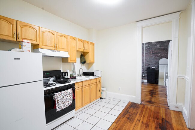 property at 39 Hemenway St